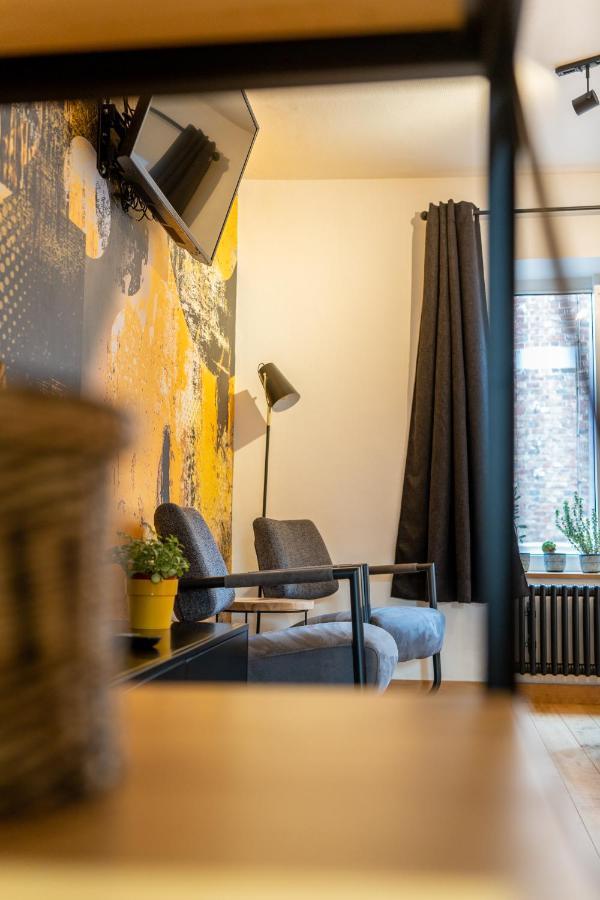 Ardenne Bnb Gite Urbain Avec Terrasse Marche-en-Famenne Exteriör bild