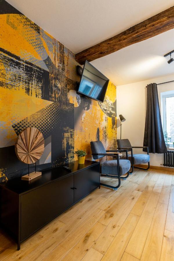 Ardenne Bnb Gite Urbain Avec Terrasse Marche-en-Famenne Exteriör bild